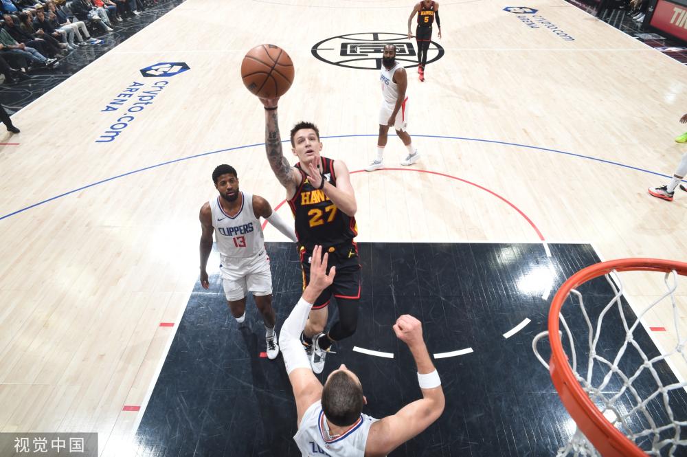 而赛场外 而赛场外